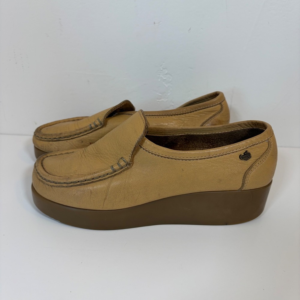 G.H. Bass & Co. Platform Loafers Tan Leather Chunky‎ Minimalist Weejuns Women 6M